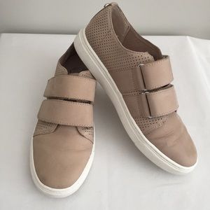 Vince Camuto Brindy leather sneakers